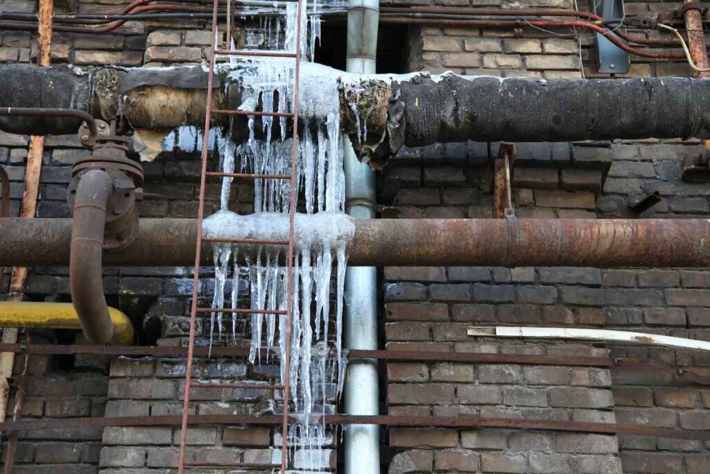 pipes-freeze-during-cold-snap